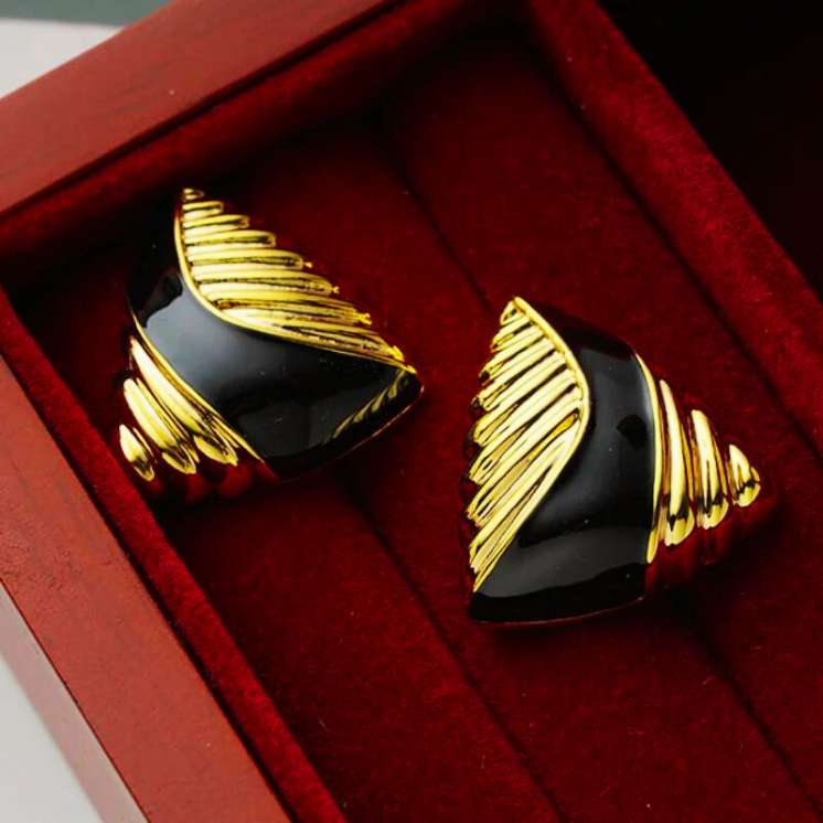 Triángulo Aureole Earrings